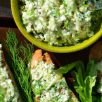 GOŁĄBKI Z LIŚCI KALAREPY Z KASZĄ JAGLANĄ I SOCZEWICĄ