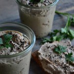 KOMOSANKA KAWOWA Z KONFITURĄ TRUSKAWKOWĄ