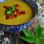 KLOPSIKI JAGLANE Z KAPUSTĄ, SOCZEWICĄ I SUSZONYMI POMIDORAMI