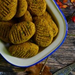 TARTA CZEKOLADA+ŚLIWKI+WINOGRONA NA MIGDAŁOWYM SPODZIE