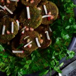 RYŻ CHAŁWOWY Z PIECZONYMI JABŁKAMI I ŚLIWKAMI