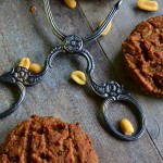 PIECZONA PASTA Z BIAŁEJ FASOLI Z CZARNĄ SOCZEWICĄ