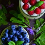 TARTA Z GALARETKĄ WIŚNIOWĄ I BORÓWKAMI