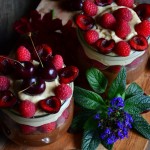 TARTA CZEKOLADOWA Z PIECZONYM BURAKIEM I MASŁEM Z NERKOWCÓW