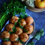 TARTA CZEKOLADOWA Z KREMEM KAROBOWO-ORZECHOWO-CIECIORKOWYM