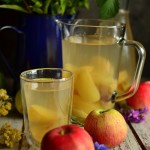 ZAKRĘCONY DROŻDŻOWIEC ZE ŚLIWKAMI