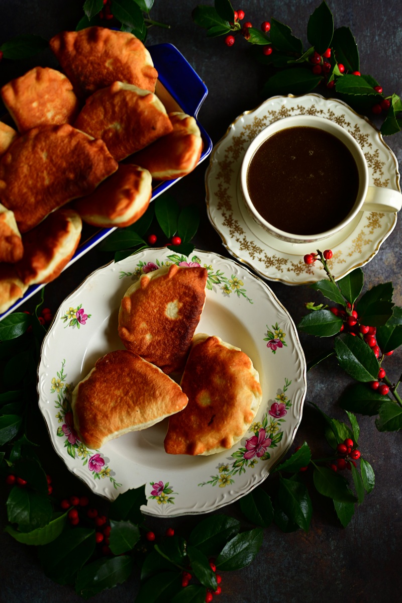 KRESOWE SMAŻONE PIEROGI DROŻDŻOWE Z KAPUSTĄ I GRZYBAMI