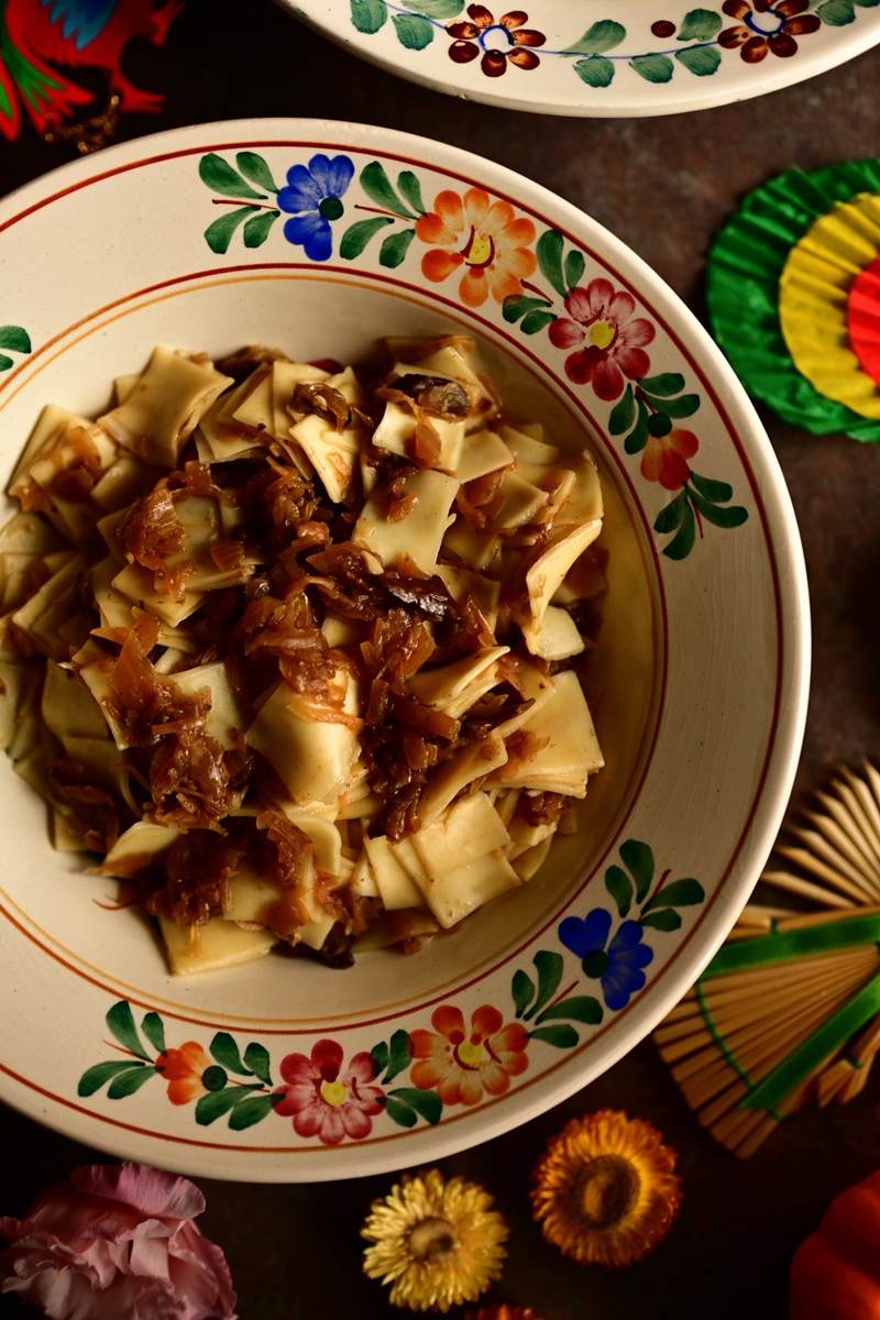 WIGILIJNE ŁAZANKI Z KAPUSTĄ I GRZYBAMI